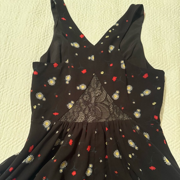 BCBGeneration dress size 8 - Picture 5 of 7